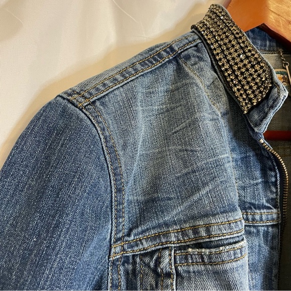 ALLEN B Women’s Jeweled Distressed Jean Jacket Cropped Sleeves Size Small - Picture 5 of 16